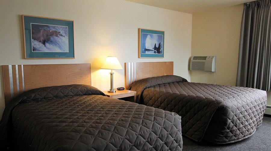 Oceanfront Inn AK — Guest room