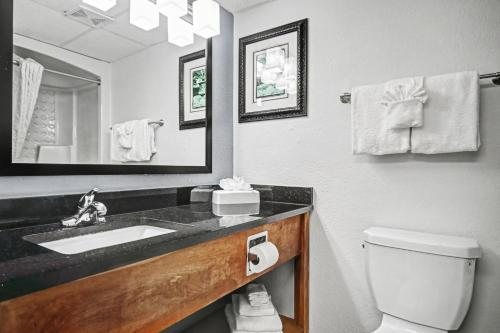 Oceans One Resort — Bathroom