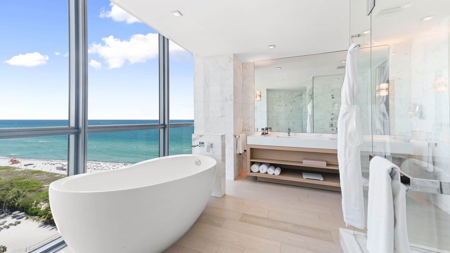 Oceanside Hotel — Bathroom
