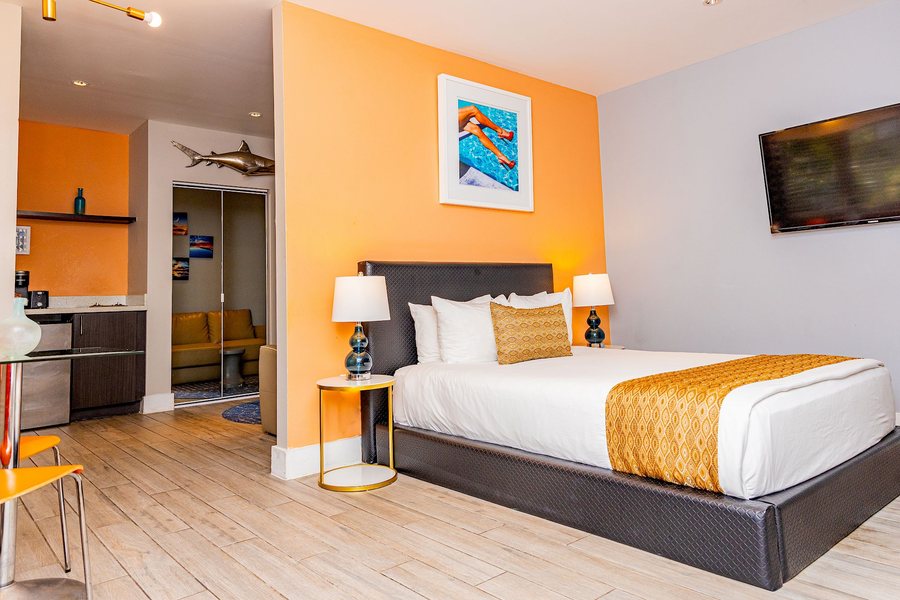 Oceanside Hotel — Guest room