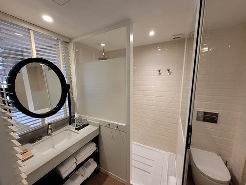 Ofelias Hotel Barcelona Catalonia — Bathroom