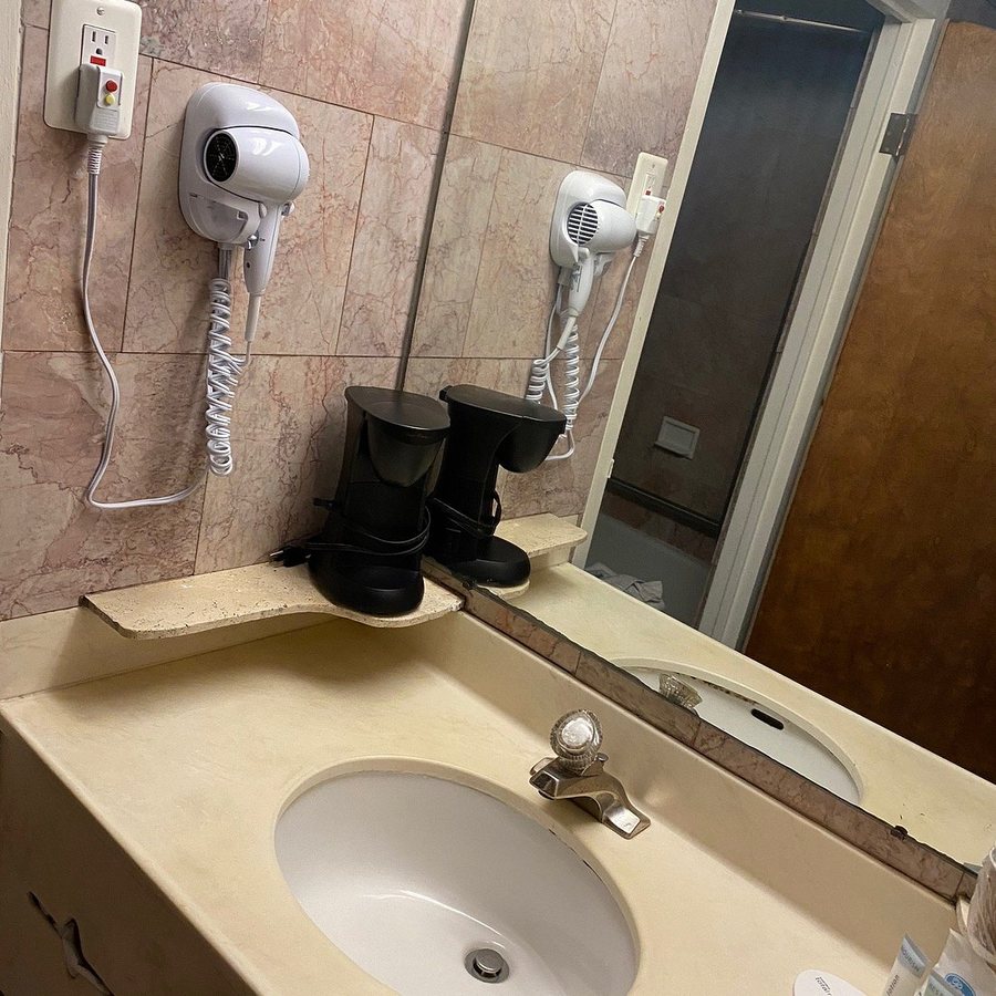 Oh St Joseph Resort Hotel — Bathroom