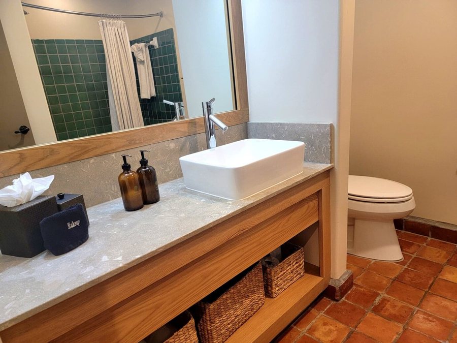 Ojo Santa Fe Spa Resort — Bathroom