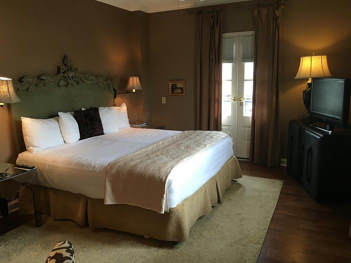 Old Capitol Inn — Guest room