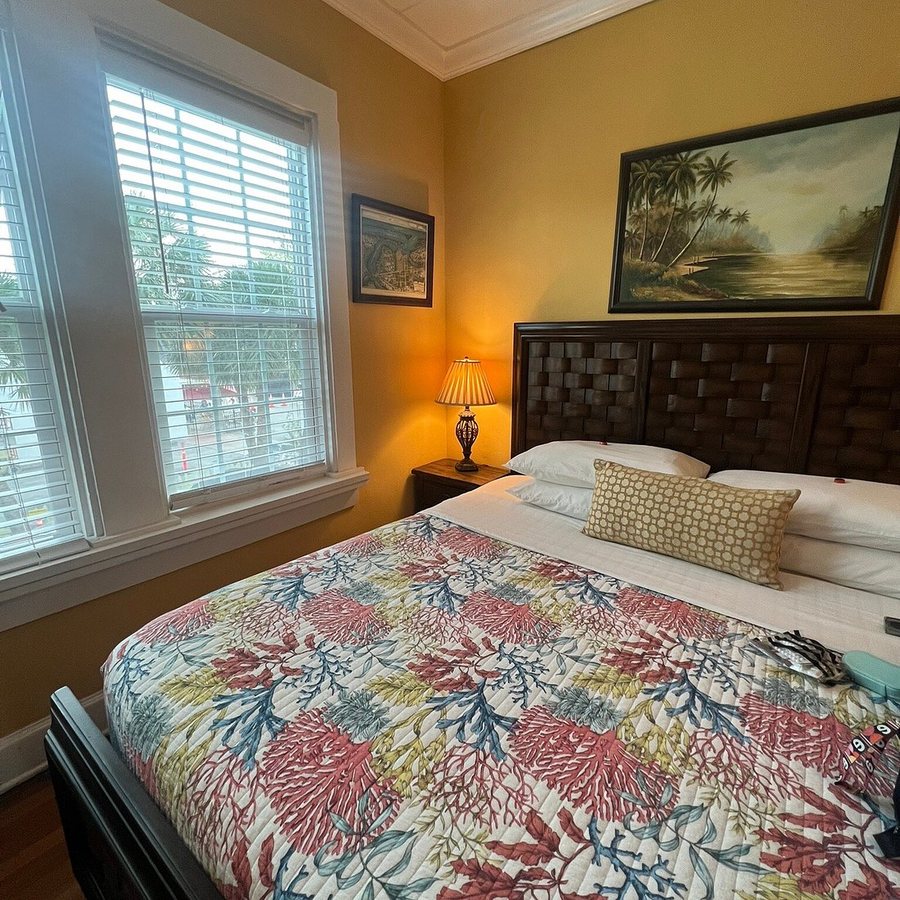 Old Colorado Inn — Guest room