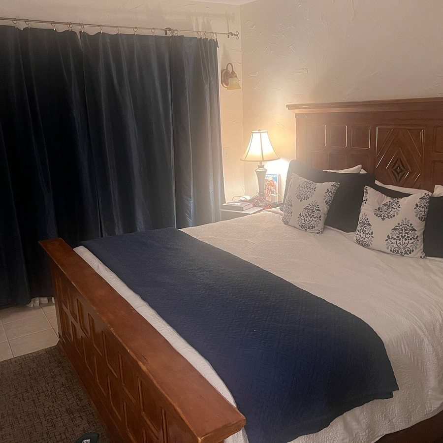 Old Ranch Inn — Guest room