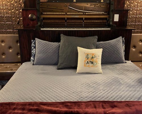 Old Storehouse Inn — Guest room