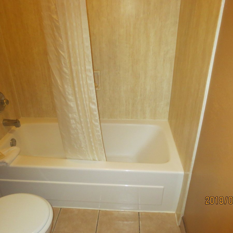 Old Town Inn — Bathroom