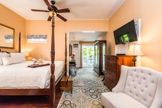 Old Town Manor — Guest room