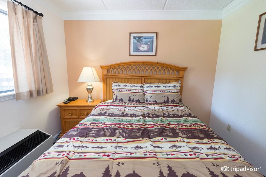 Olde Gatlinburg Place — Guest room