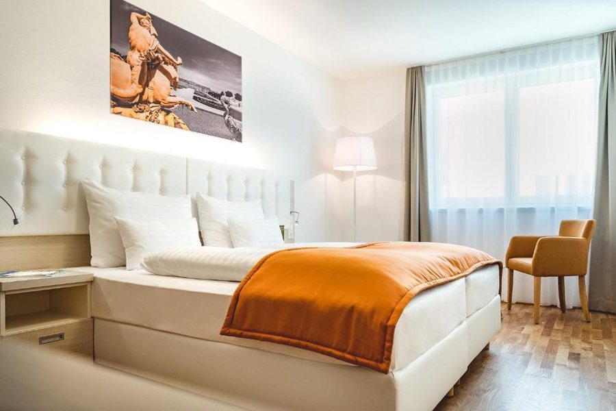 Oliver Like Home — Guest room