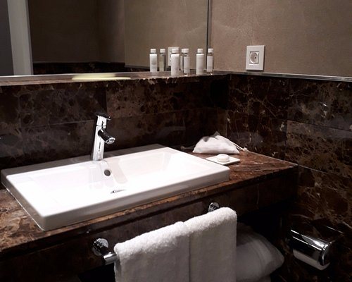 Olivia Balmes Hotel — Bathroom