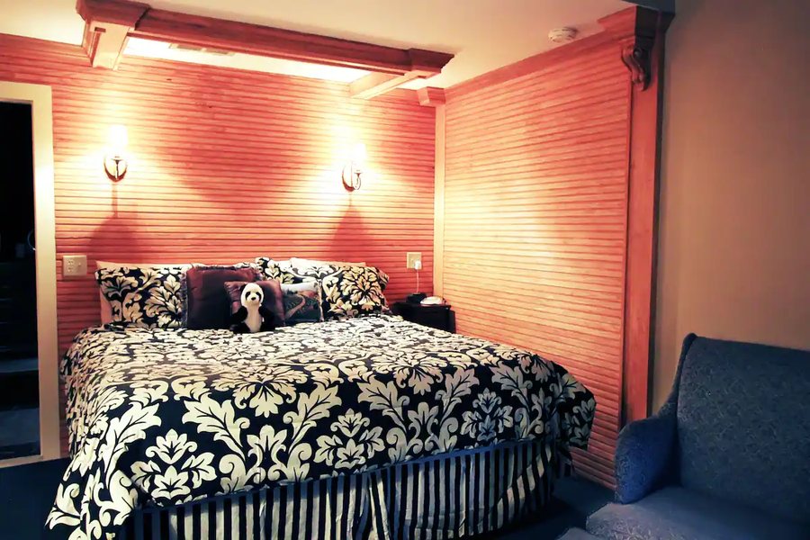 Olivier House Hotel — Guest room