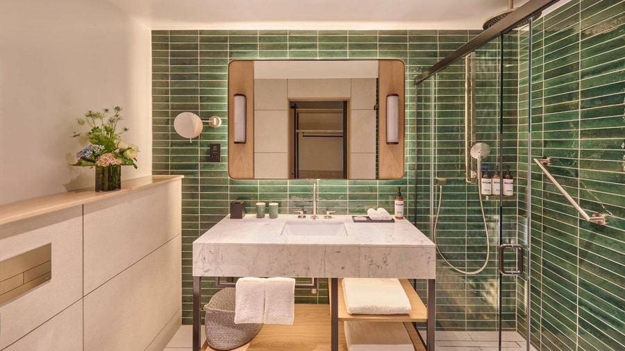 Olympia Lodge — Bathroom