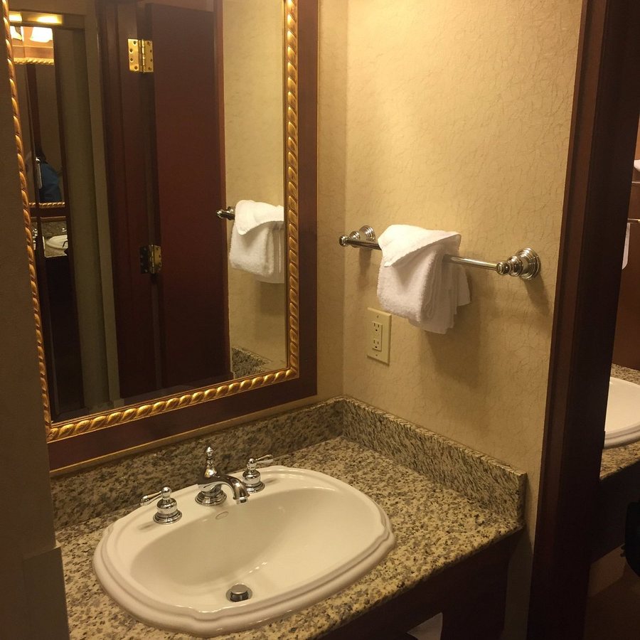 Olympic Lodge by Ayres — Bathroom