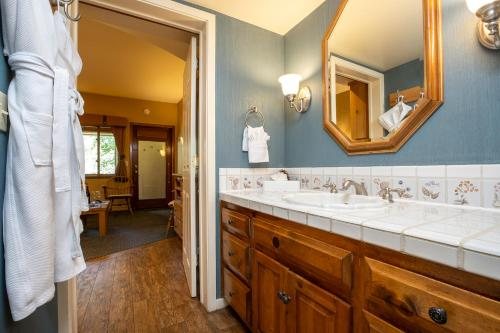 Olympic Village Inn — Bathroom