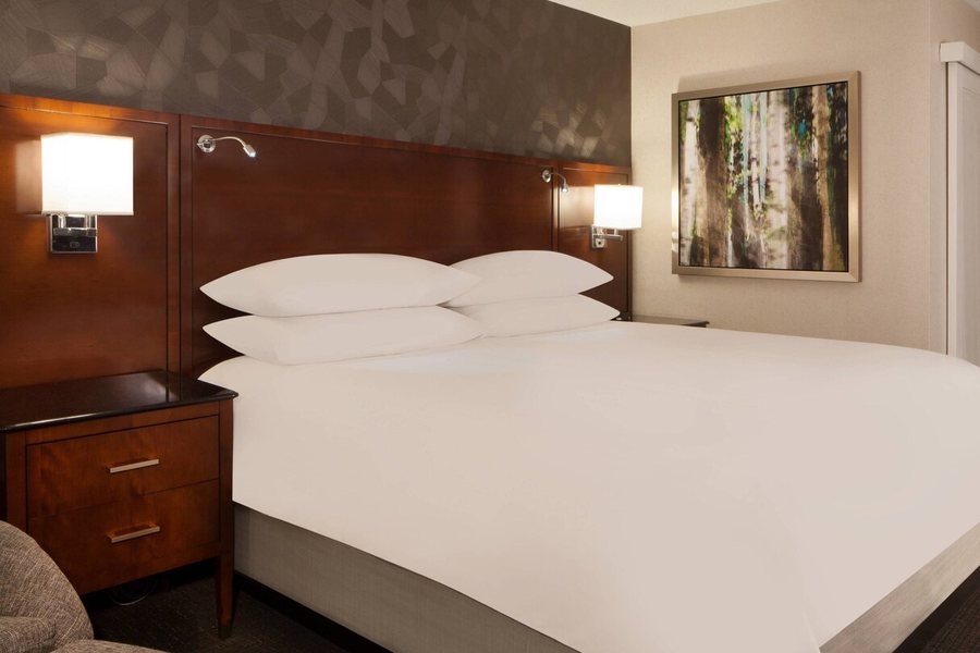 Omaha Marriott — Guest room
