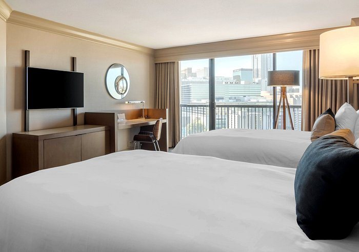 Omni Atlanta Hotel at Centennial Park — Guest room