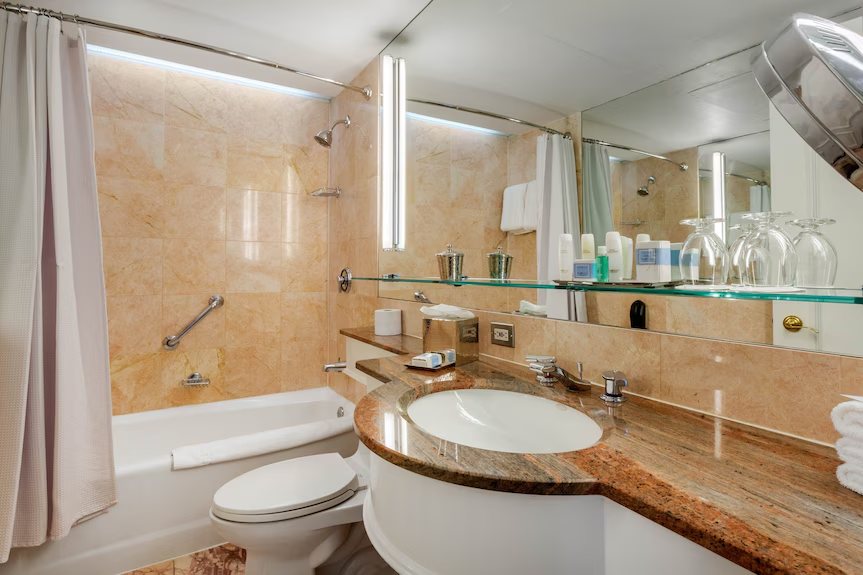 Omni Berkshire Place — Bathroom