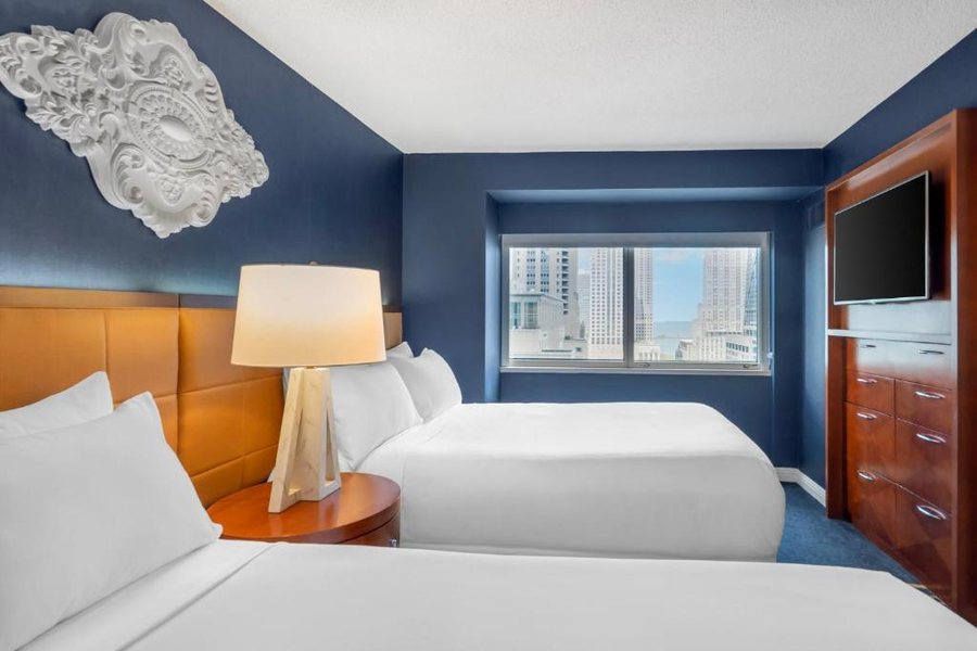 Omni Chicago Hotel — Guest room