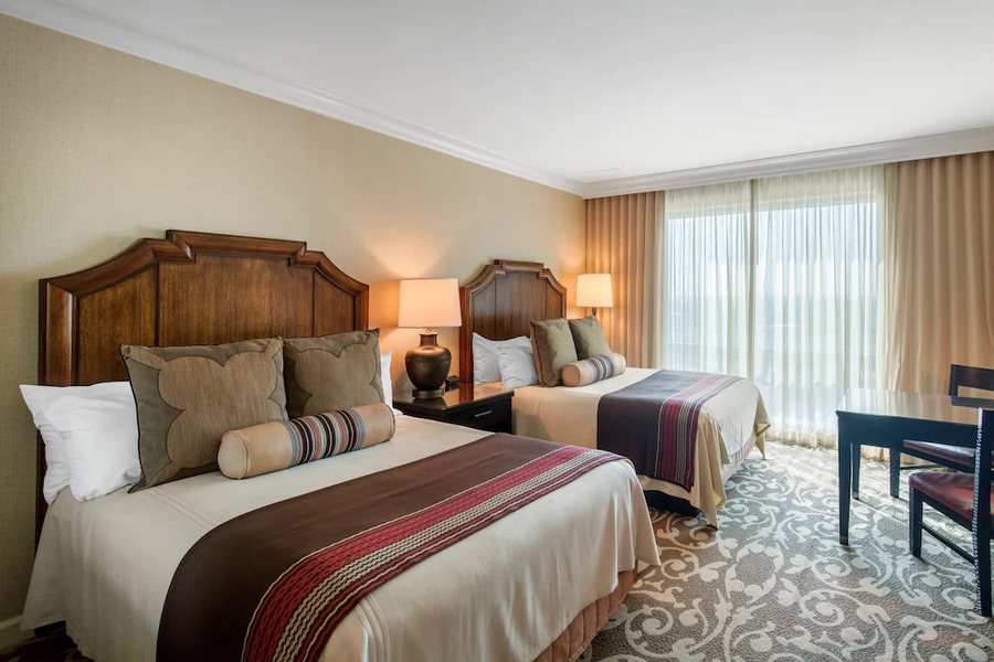 Omni Fort Worth Hotel — Guest room
