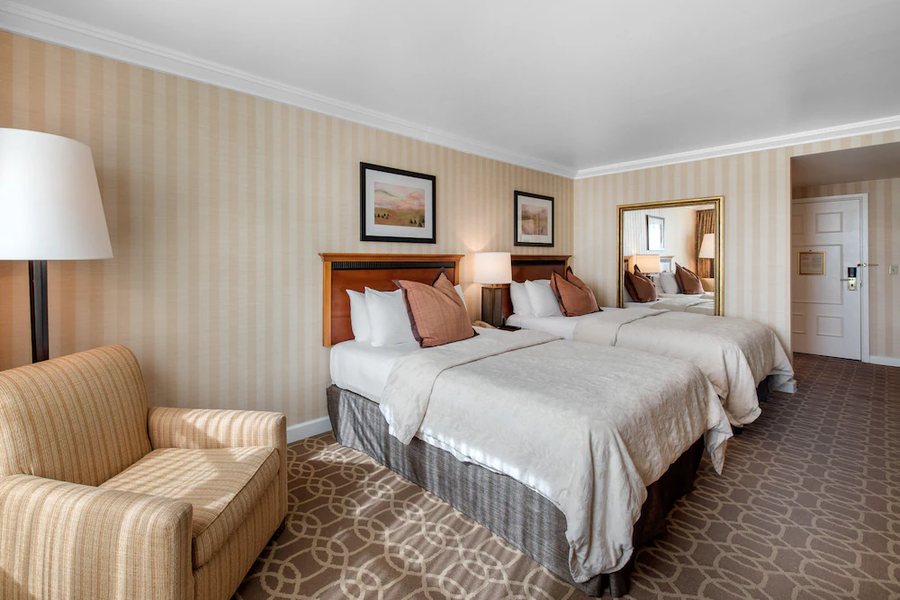 Omni Interlocken Hotel — Guest room