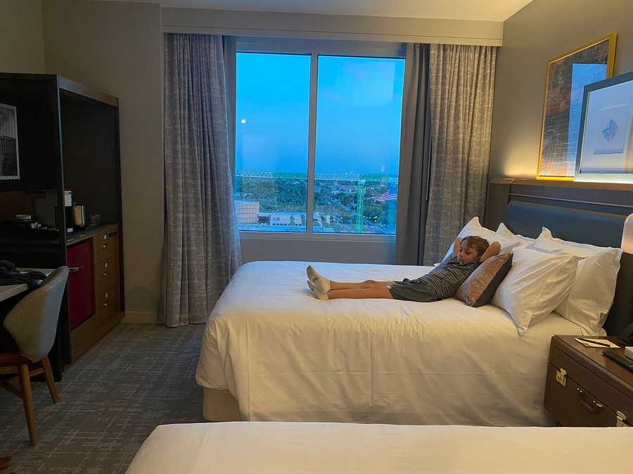 Omni Tempe Hotel At Asu — Guest room
