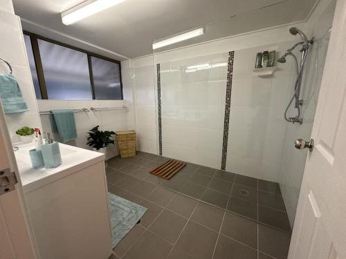 On the Bay Apartments Bribie Island — Bathroom
