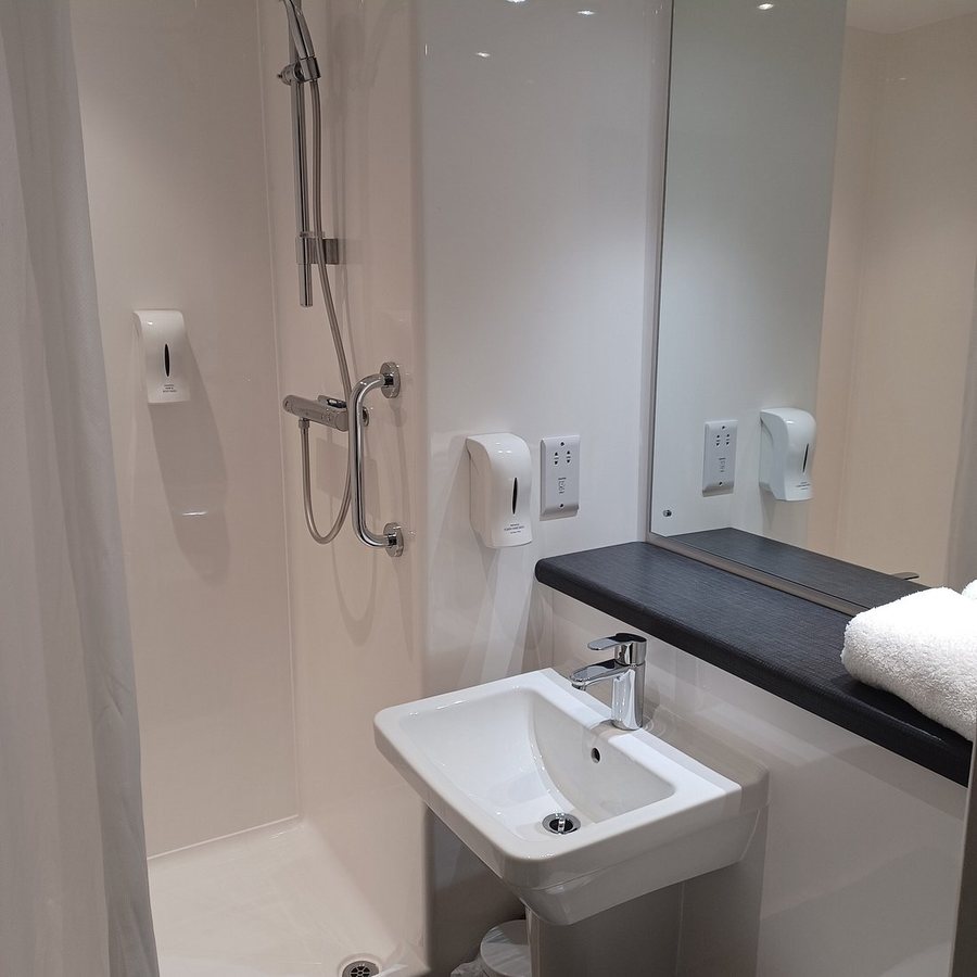On The Walk — Bathroom