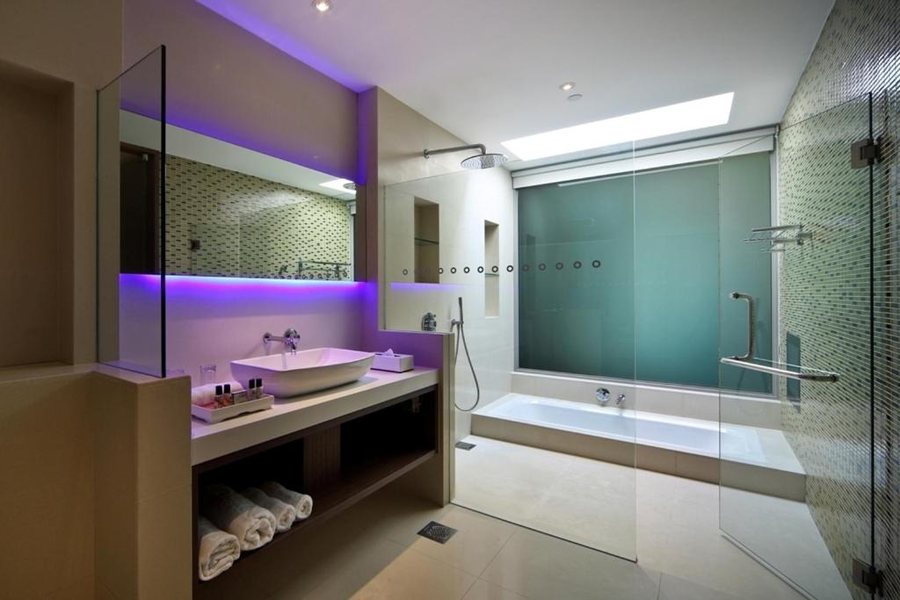 ONE 15 Marina — Bathroom