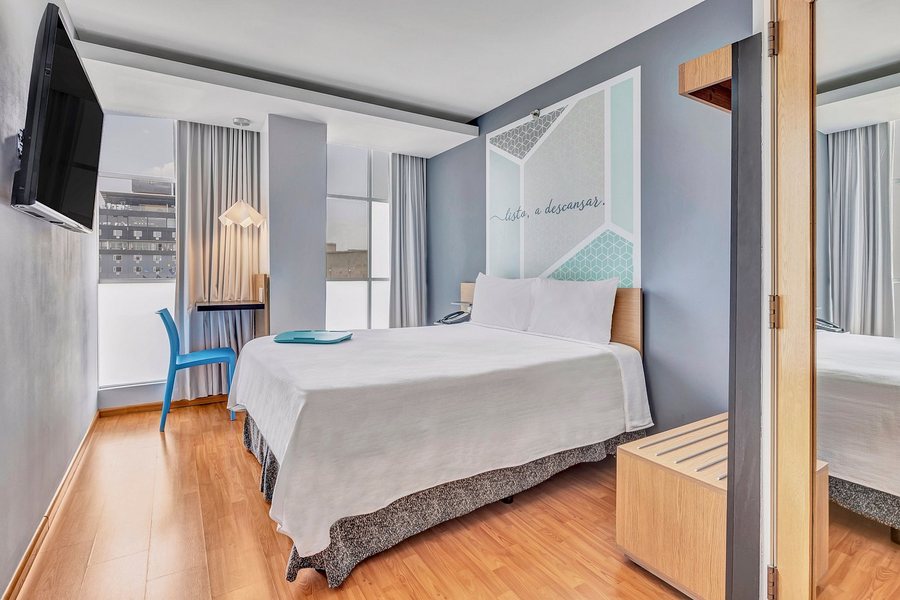 One Ciudad De Mexico Alameda — Guest room