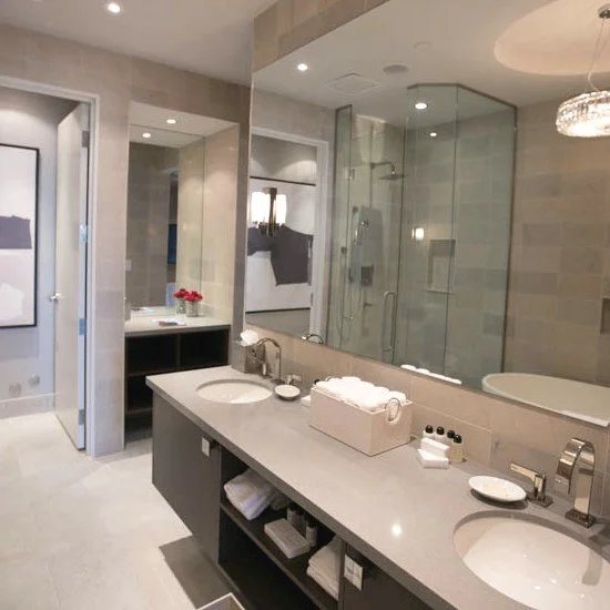 One King West Hotel Residence Toronto Ontario — Bathroom