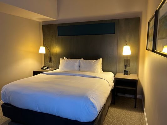 One King West Hotel Residence Toronto Ontario — Guest room