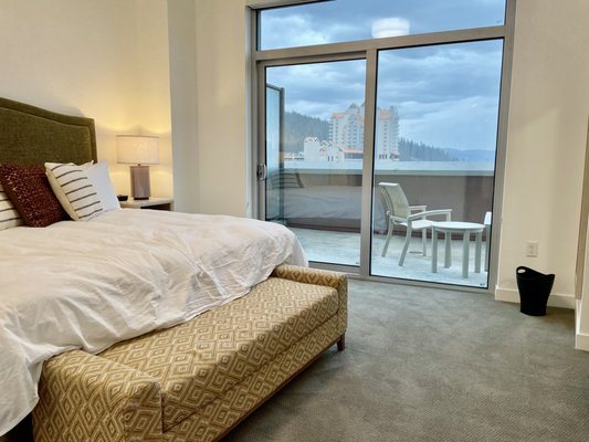 One Lakeside Hotel — Guest room