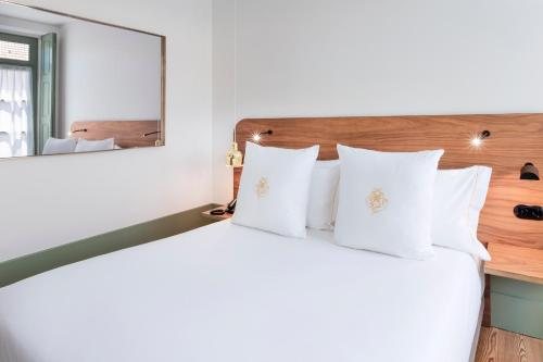 One Shot Aliados Goldsmith — Guest room