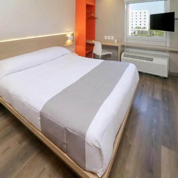 One Tijuana Otay — Guest room