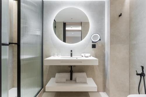 Onix Rambla Hotel Barcelona Catalonia — Bathroom