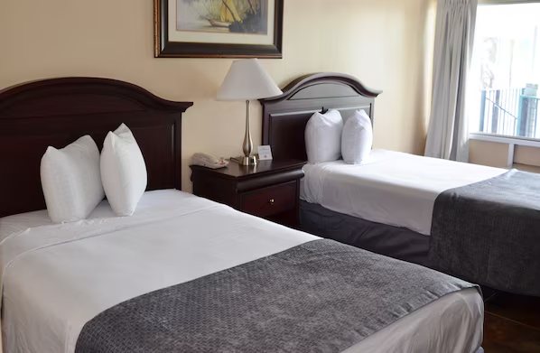 Opal Hotel And Suites — Guest room