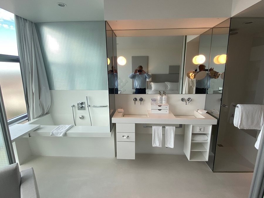 Opera Suites Vienna — Bathroom