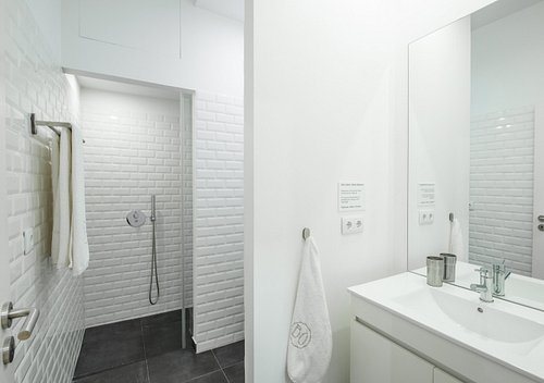 Oporto Serviced Apartments Cedofeita — Bathroom