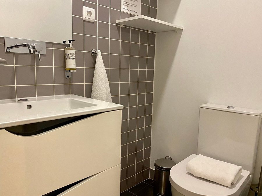Oporto Street Sa de Noronha — Bathroom