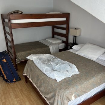 Orange Drive Hostel Los Angeles California — Guest room