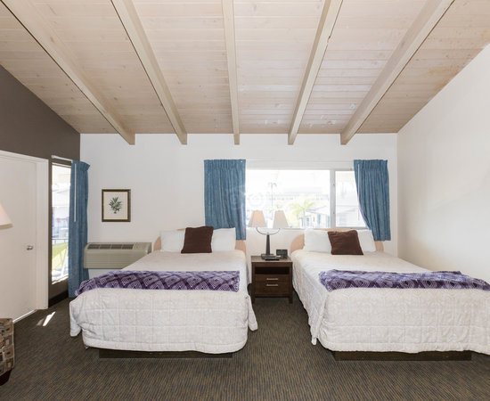 Orange Tree Inn — Guest room