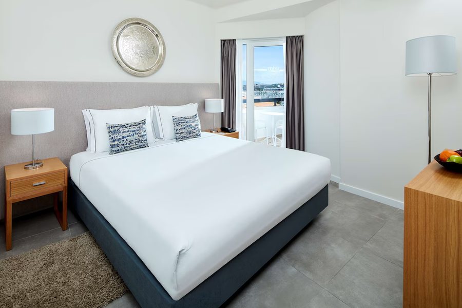 Orange3 — Guest room