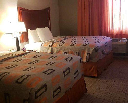Orangewood Inn Suites — Guest room