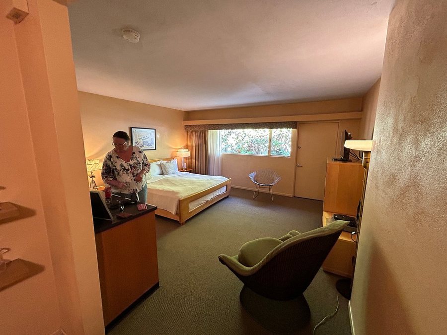 Orbit In Hotel — Guest room