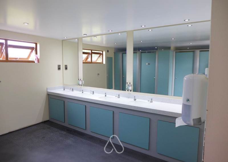Orcaber Farm Caravan Camping Park — Bathroom