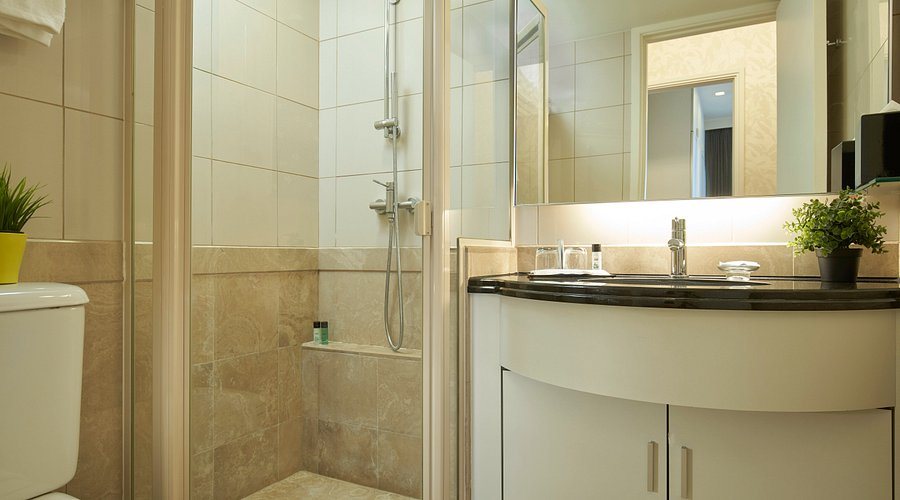 Orchard Point Serviced Apartments — Bathroom