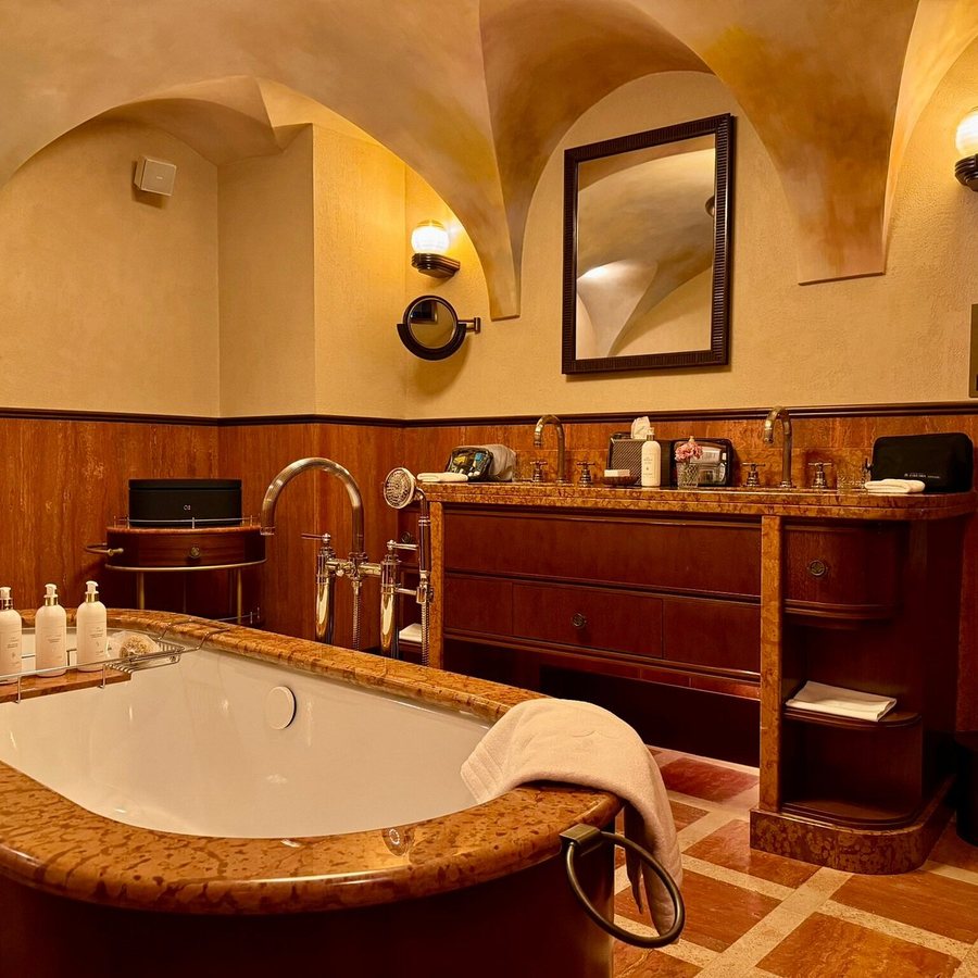 Orient Express La Minerva — Bathroom