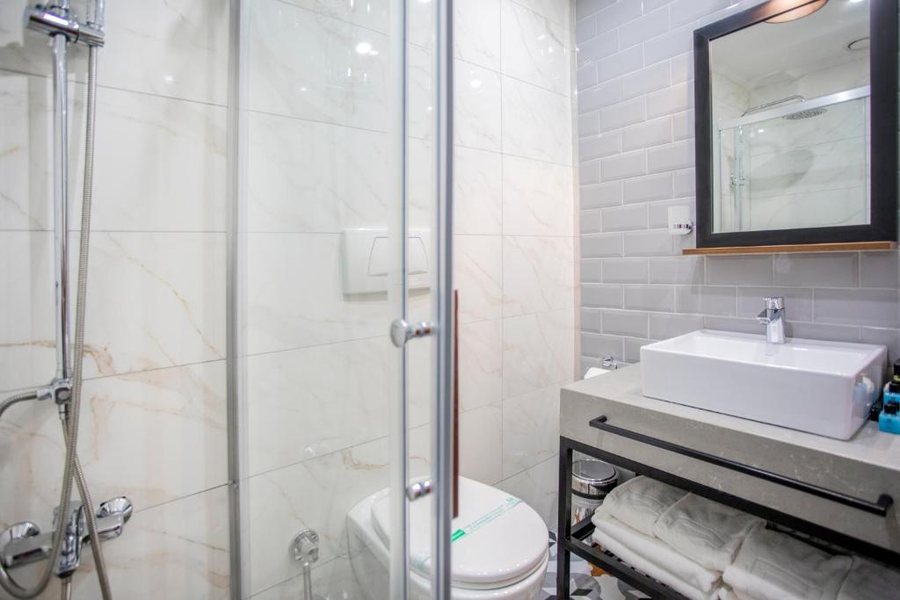 Orka Taksim Suites Hotel Istanbul — Bathroom